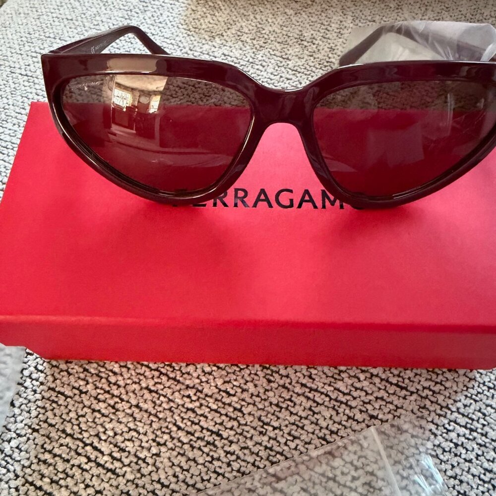 Salvatore Ferragamo SF1017S 604 60 Burgundy Ladies Sunglasses NWT